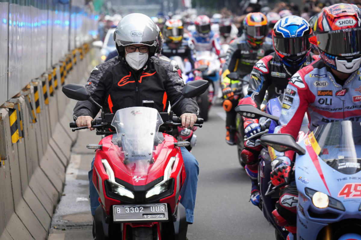 Dorna-CEO Carmelo Ezpeleta fuhr selbst mit