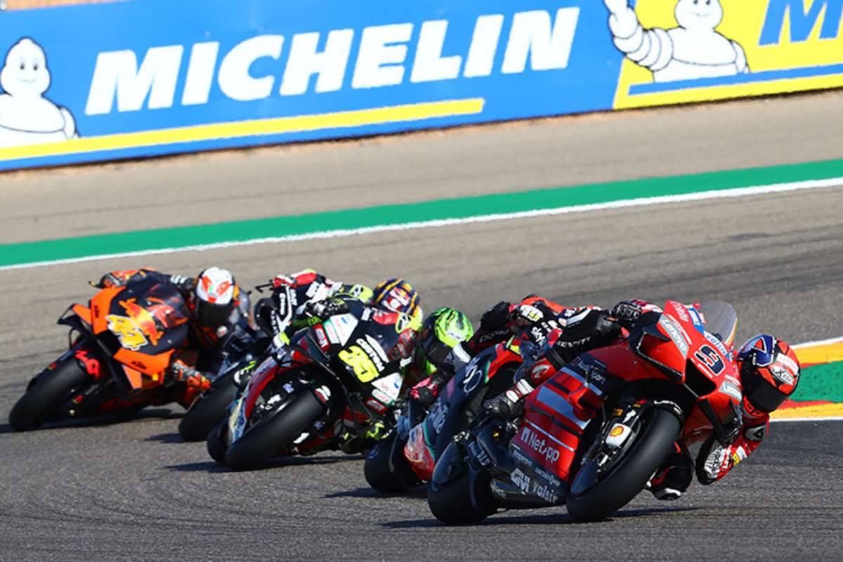 Danilo Petrucci (9) im Kampf mit den Gegnern von gegen Aprilia, Honda und KTM 