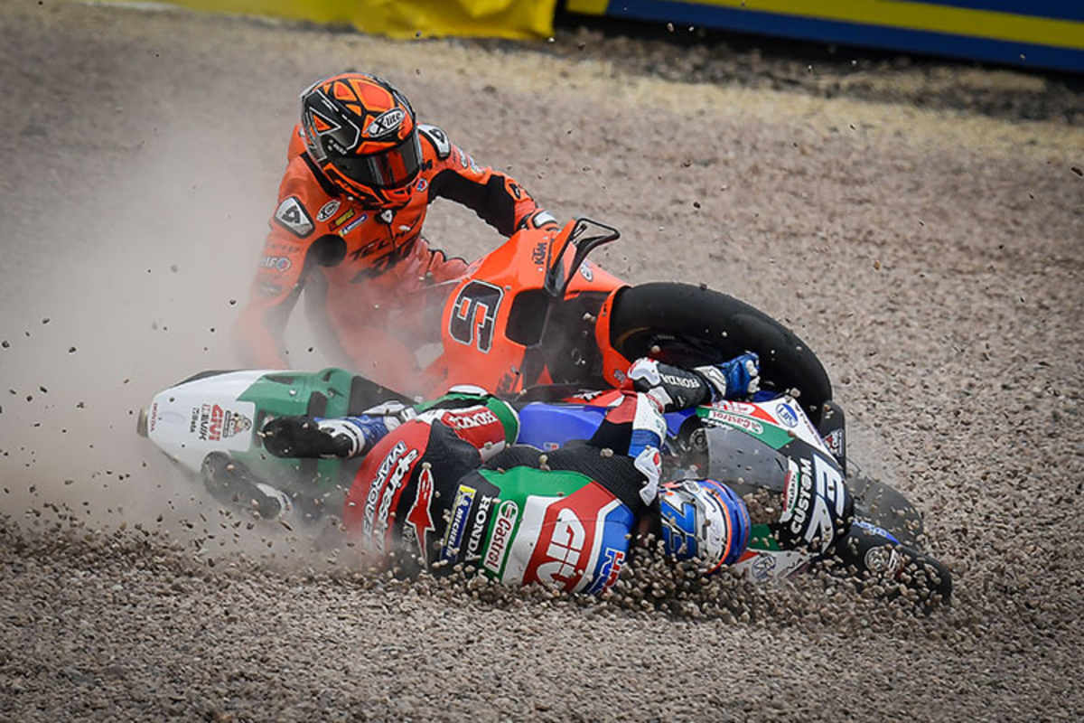 ... Márquez und Petrucci ist das Rennen zu Ende...