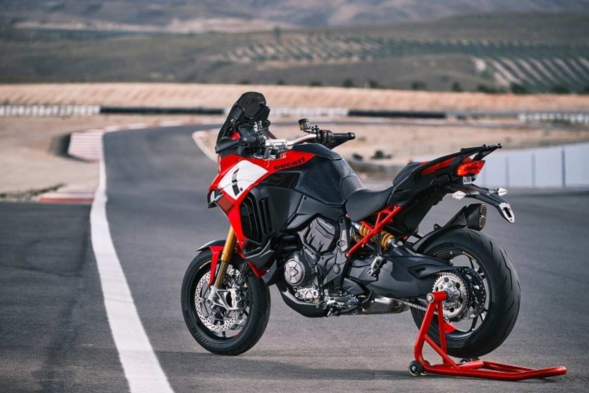 Aus der Reise-Enduro Multistrada V4 wurde eine V4-Supermoto mit 170 PS