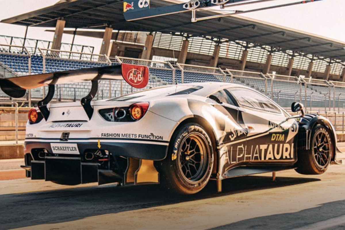 Die Farben sind ein Knicks vor dem Honda RA272 aus dem Jahre 1965