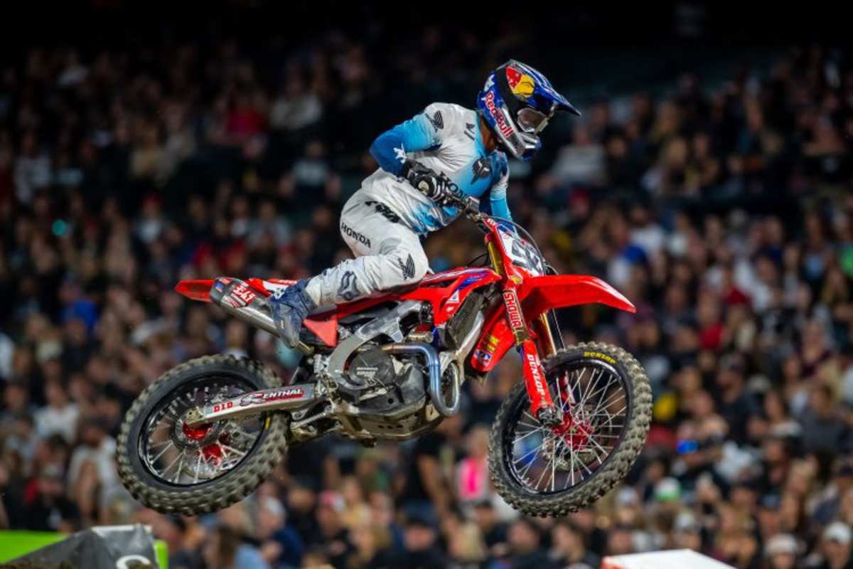 Roczen vor der Zuschauerkulisse von Anaheim