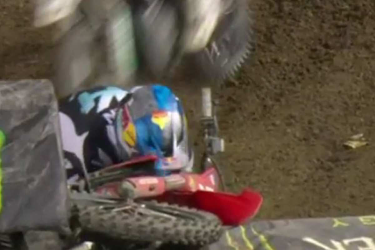 Ken Roczen nach dem Einschlag im Finale von Oakland