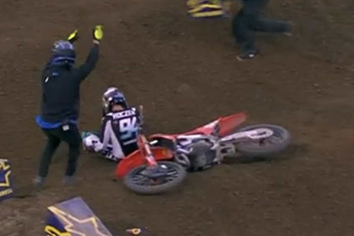 Ken Roczen stürzte im Qualifying Q2 im Waschbrett