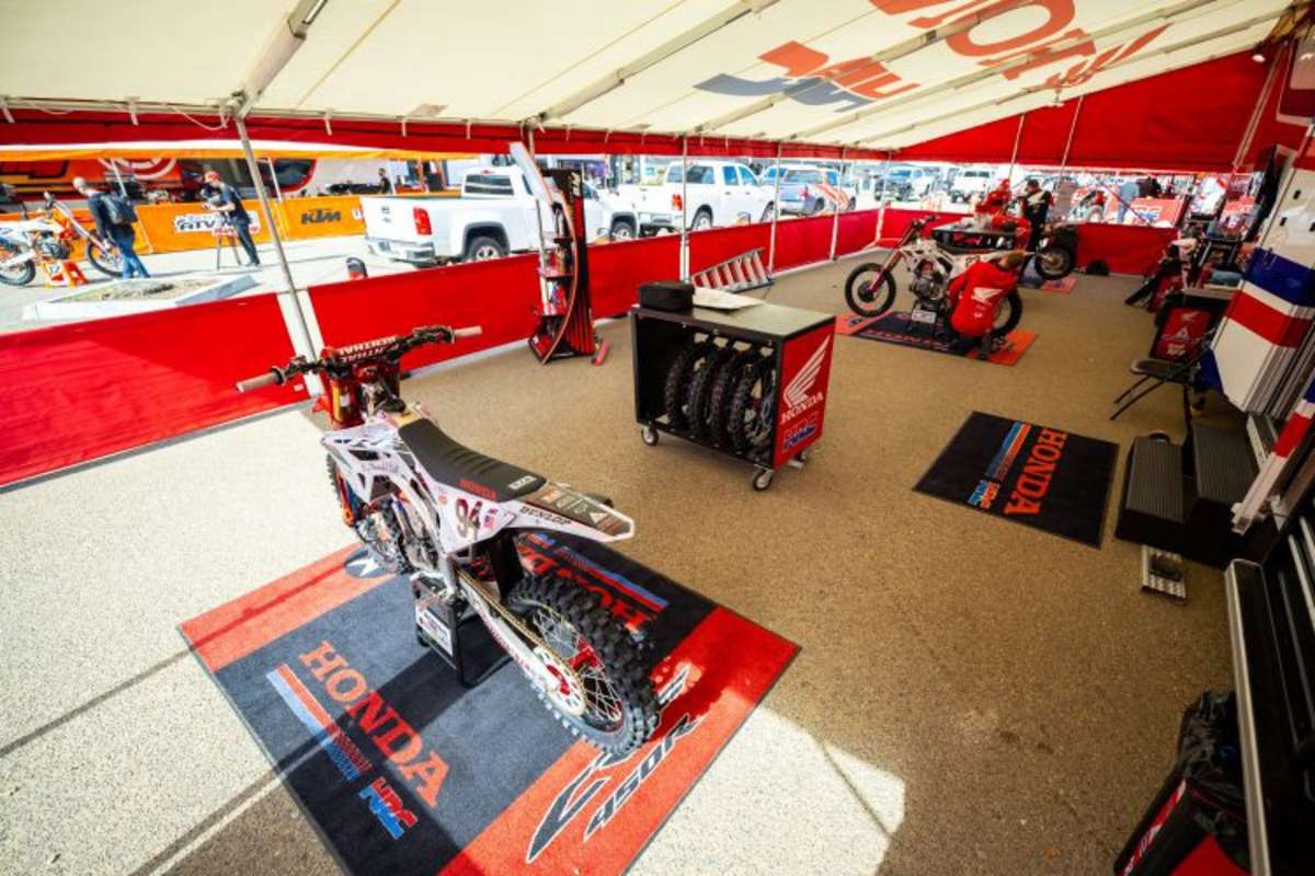 Roczens Honda, in San Diego eher weiß als rot