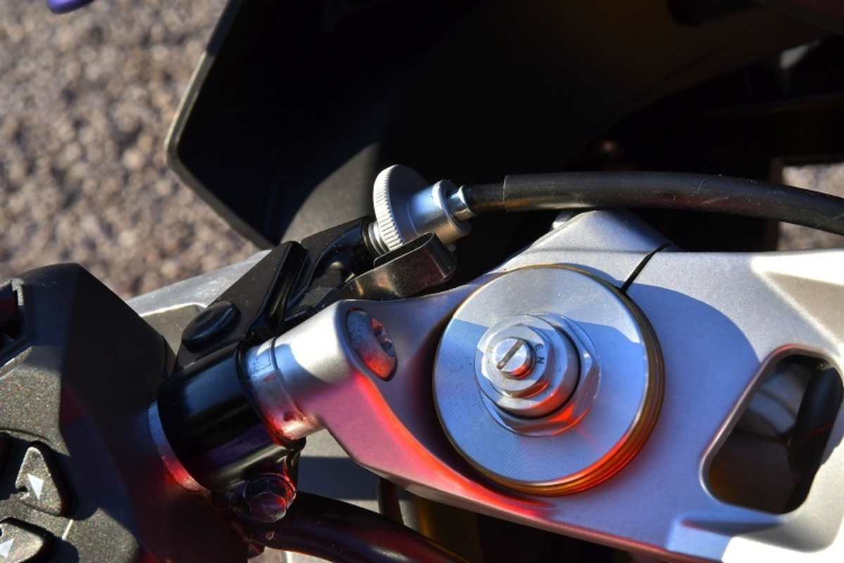 Kritikpunkt: Keine Möglichkeit, den Winkel der Lenkerstummel an persönliche Vorlieben anzupassen 