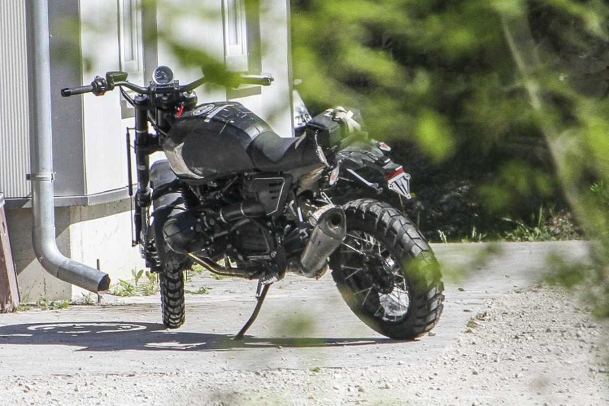 Aus dieser Perspektive wird klar: Die nächste BMW RnineT Scrambler wird eine schlanke Zweizylinder-Enduro mit Basic-Ausstattung 
