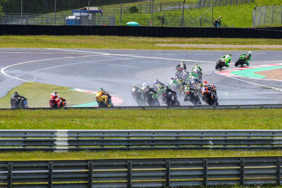 Es folgte ein sieben Runden langes Regenrennen