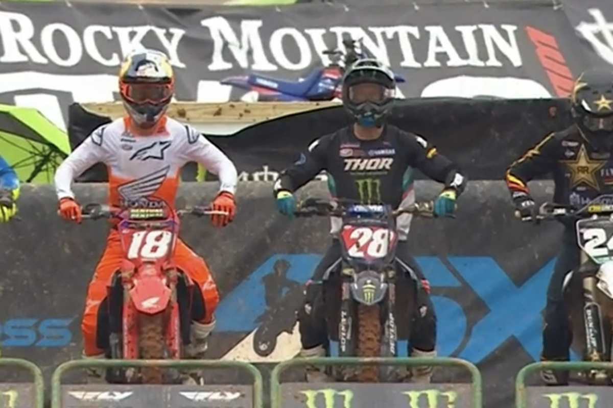 Die beiden Meisterschaftsführenden, Jett Lawrence und Christian Craig, starteten direkt nebeneinander ins East/West-Showdown