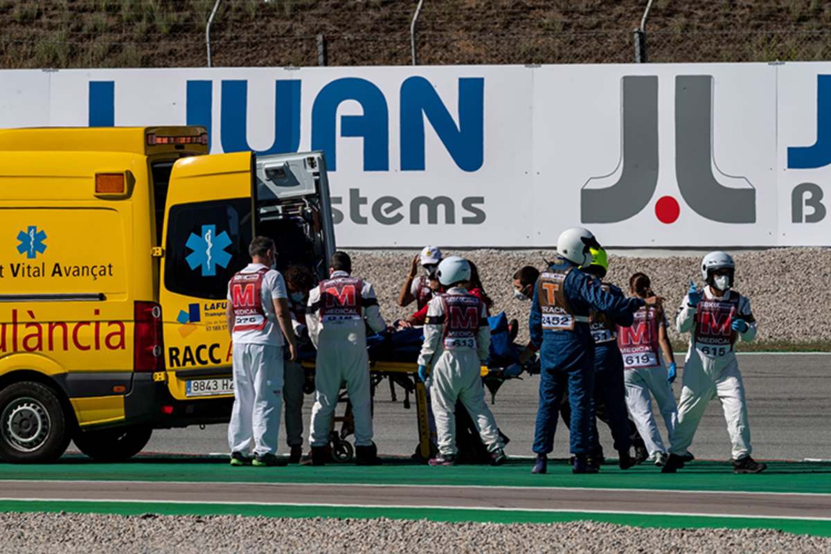 Tom Sykes beim Abtransport