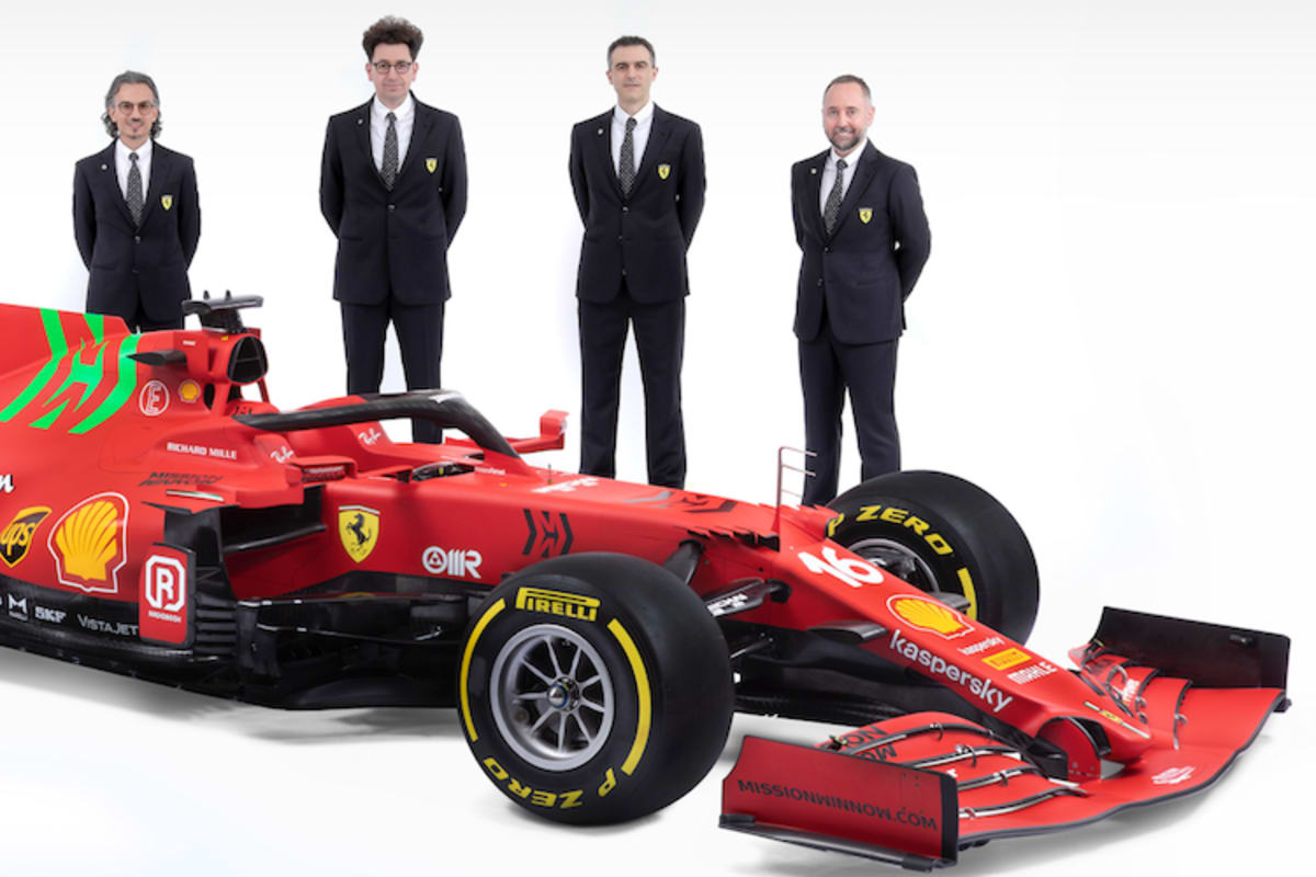 Enrico Cardile (ganz rechts), Enrico Gualtieri (Zweiter von rechts) mit Teamchef Mattia Binotto und Sportdirektor Laurent Mekies (links)