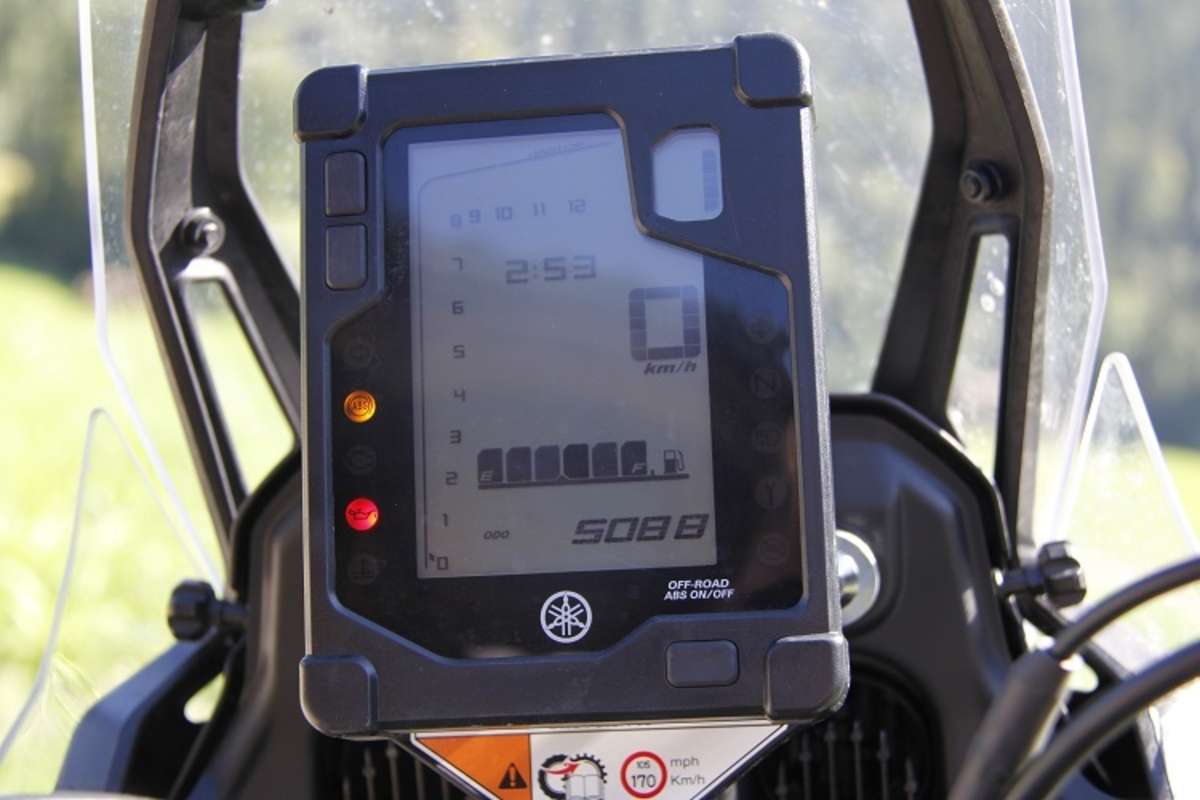 Betont einfach gehalten ist auch das einfarbige Display