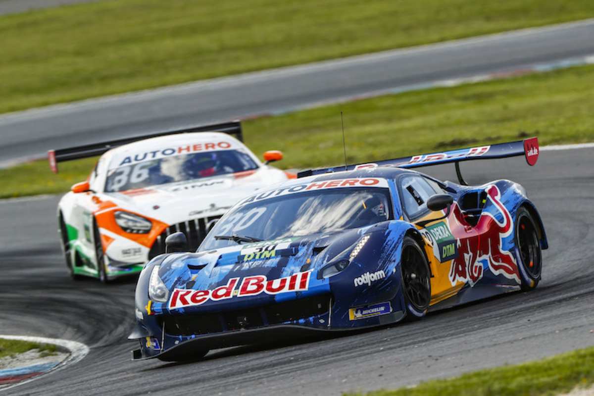 Liam Lawson im Ferrari