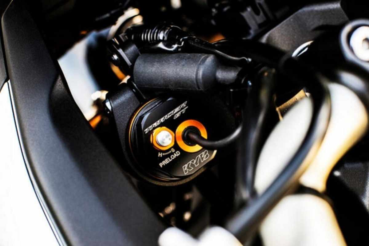 Die GT-Version der Tracer 9 ist mit einem semi-aktiven Fahrwek ausgestattet