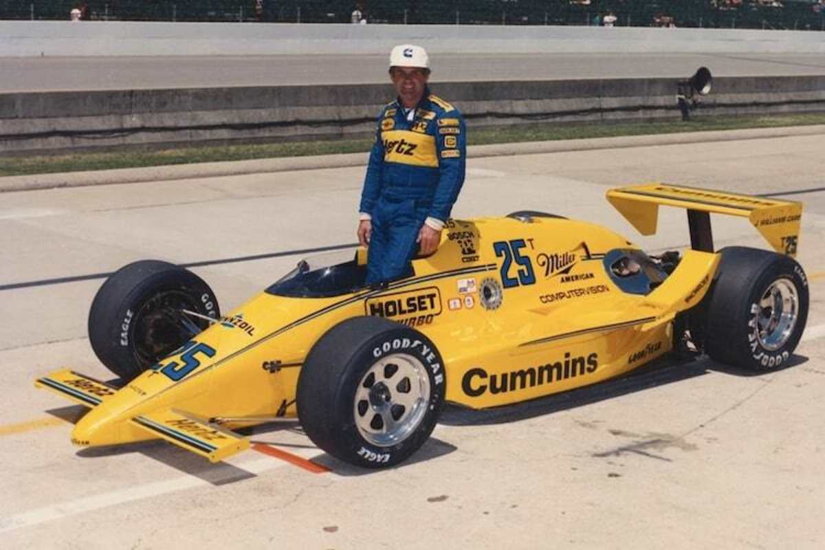 Al Unser mit dem Ausstellungs-Auto 1987