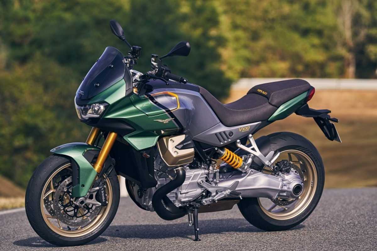 Das erste Motorrad mit Guzzis neuen Motorkonzept ist ein teilverkleideter Roadster