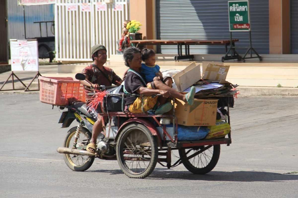 Kleinunternehmer und Privatpersonen transportieren effizient und wirtschaftlich Personen und Güter