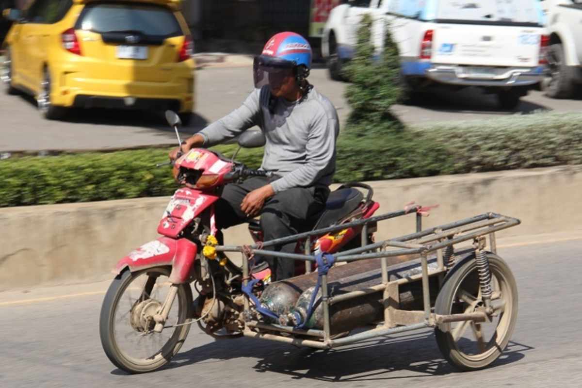 Selbst gebaute Beiwagen erhöhen die Transportkapazität