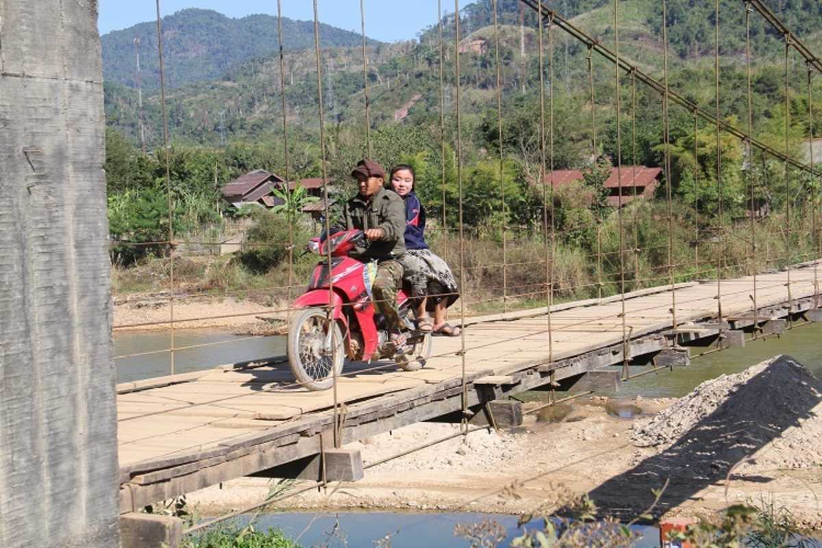 Im Hinterland ist das motorisierte Zweirad sowieso das einzig geeignete Transportmittel