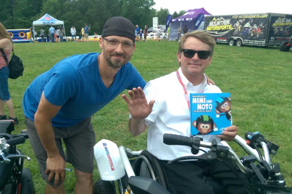 Mark Augustyn (li.) mit MotoAmerica-Boss Wayne Rainey