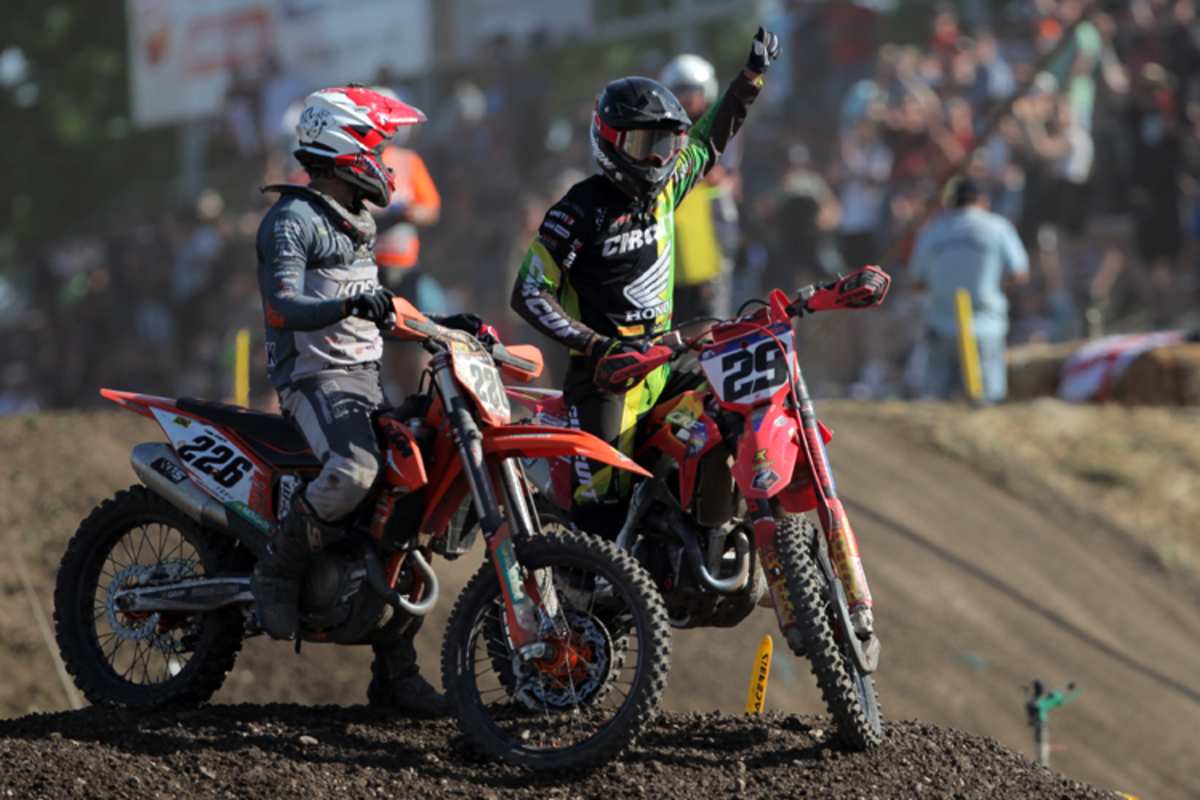 Jacobi und Koch werden mit stehenden Ovationen von den Fans gefeiert