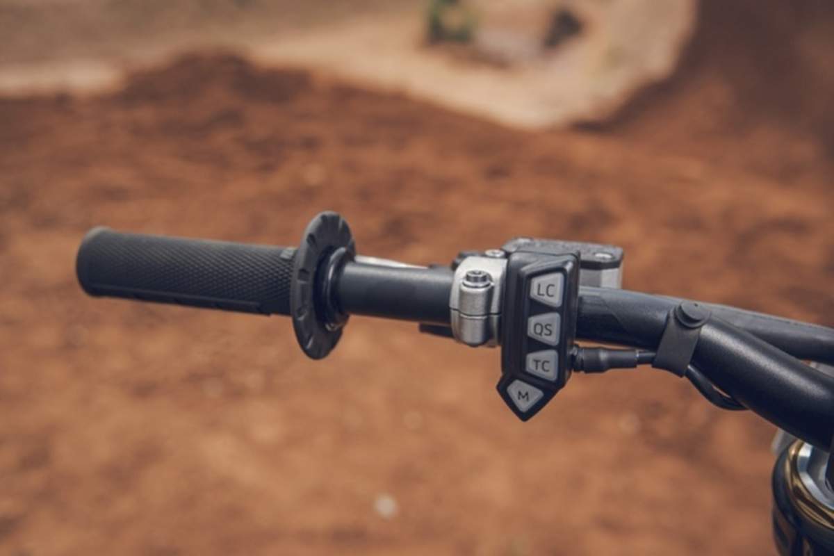 Die europäischen Neueinsteiger Triumph (und Ducati) bringen mehr Elektronik ins Motocross-Segment