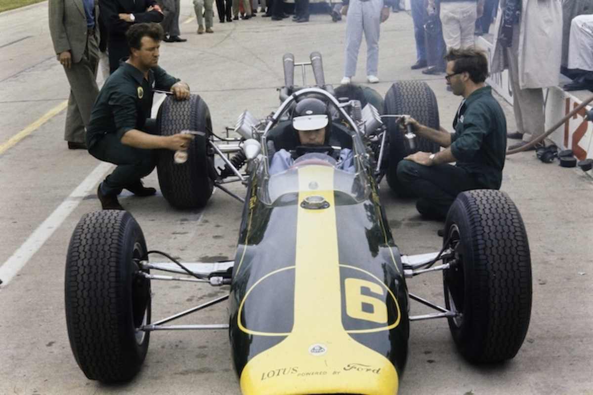 Jim Clark mit dem Ford-motorisierten Lotus 1964 beim Indy 500