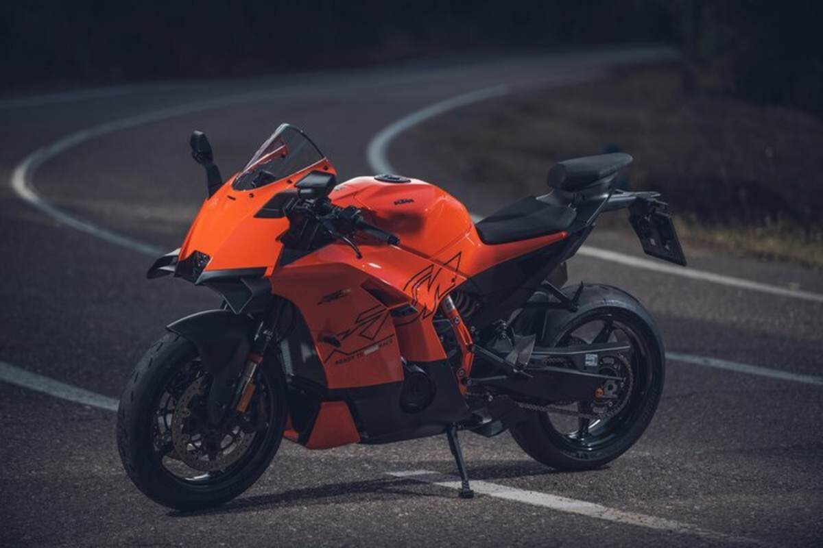 Die neue KTM RC990 RC R rollt ab Oktober 2025 vom Band