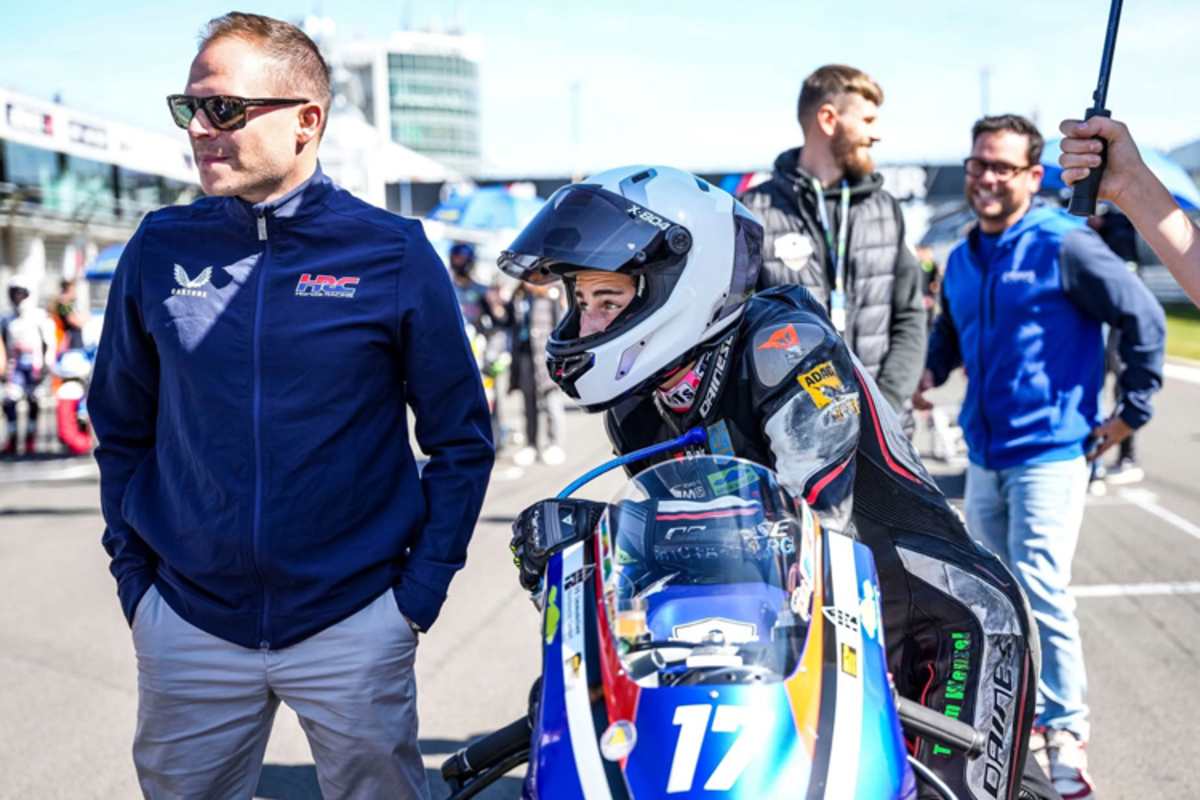 Bradl in der Startaufstellung