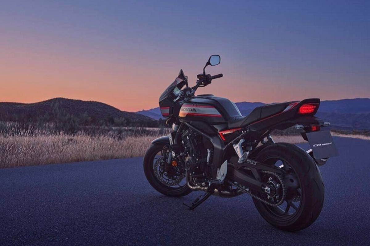 Im Unterschied zum historischen Vorbild ist an der kommenden Honda CB1000F die 4-1 schon dran - legal