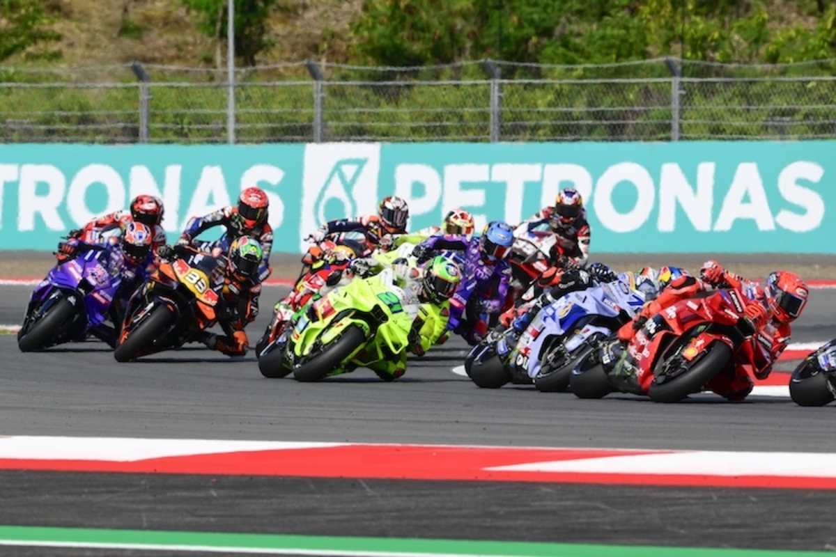 Schwerer Stand für Marc Marquez: Platz 7 nach Rempelei und Strafe