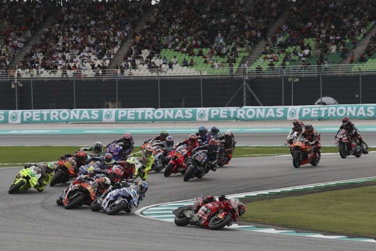 Vom Start weg lag die Ducati mit der Nummer 63 vorn