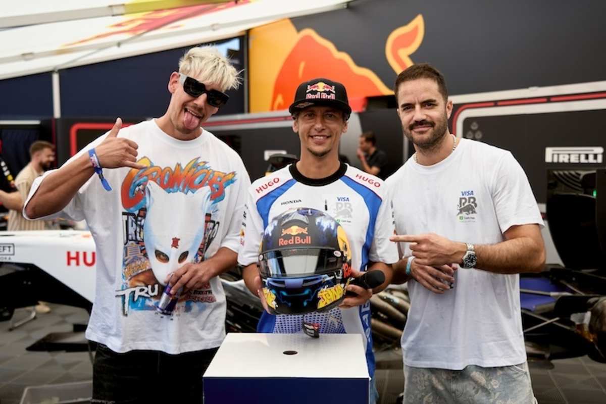 Patrick Friesacher durfte sich bei seinen Einsätzen einen besonderen Helm aufsetzen