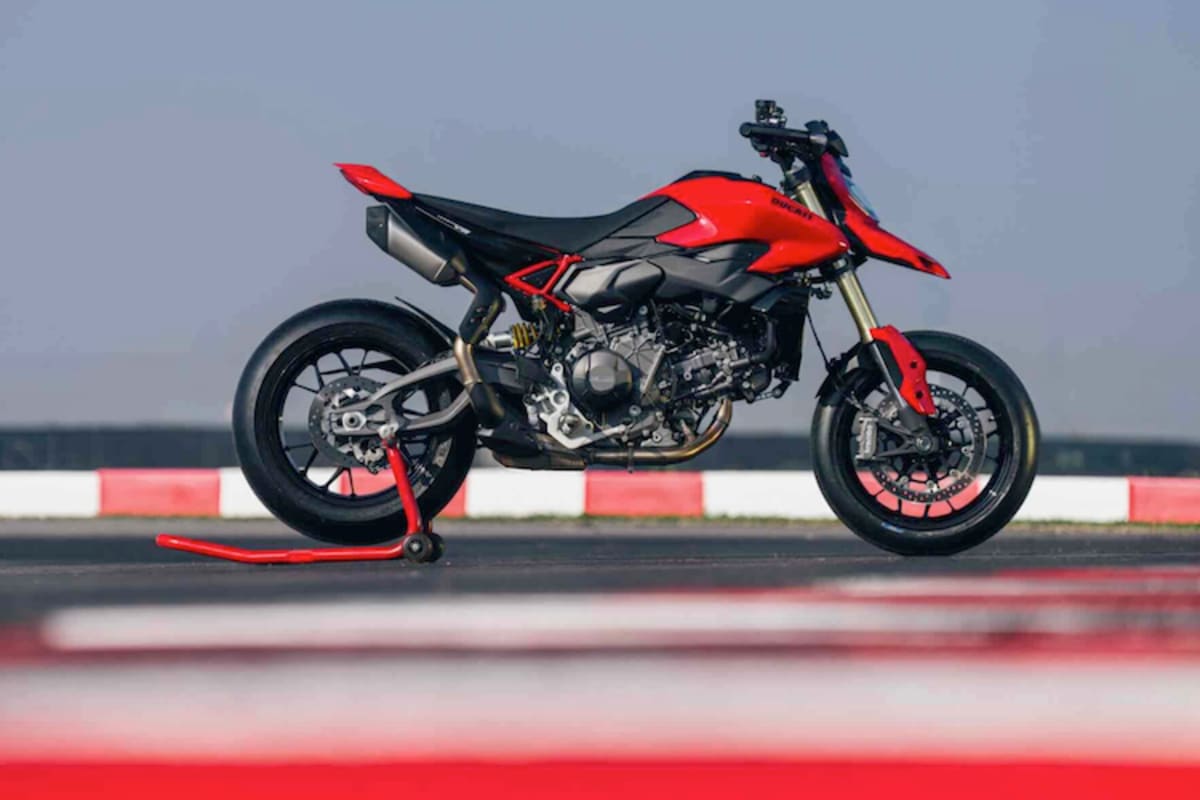 Ducati Hypermotard V2