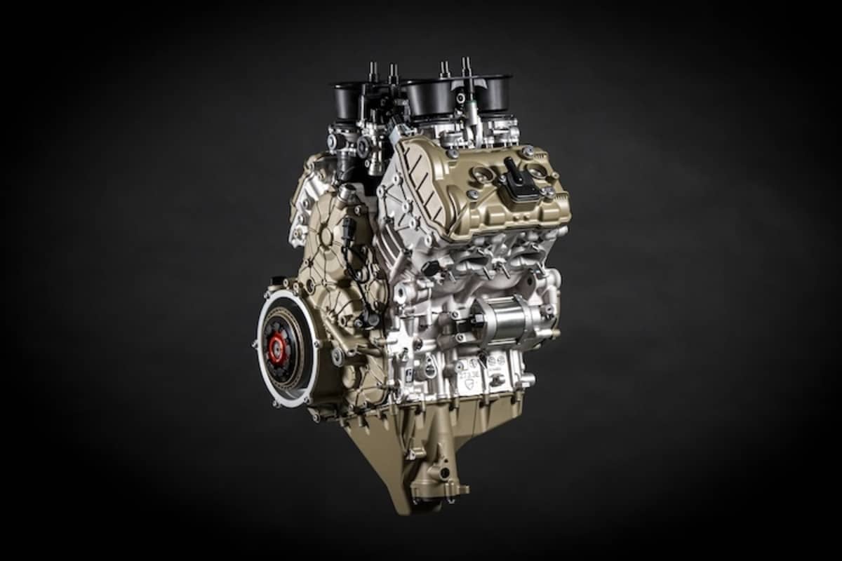 Der überarbeitete V4-Motor hat eine höhere Schwungmasse