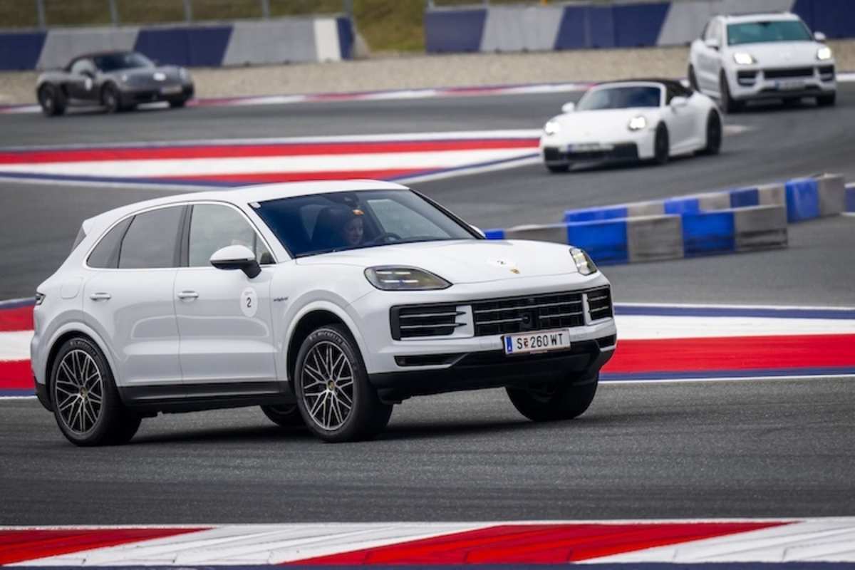 Mit dem Porsche auf der GP-Strecke unterwegs
