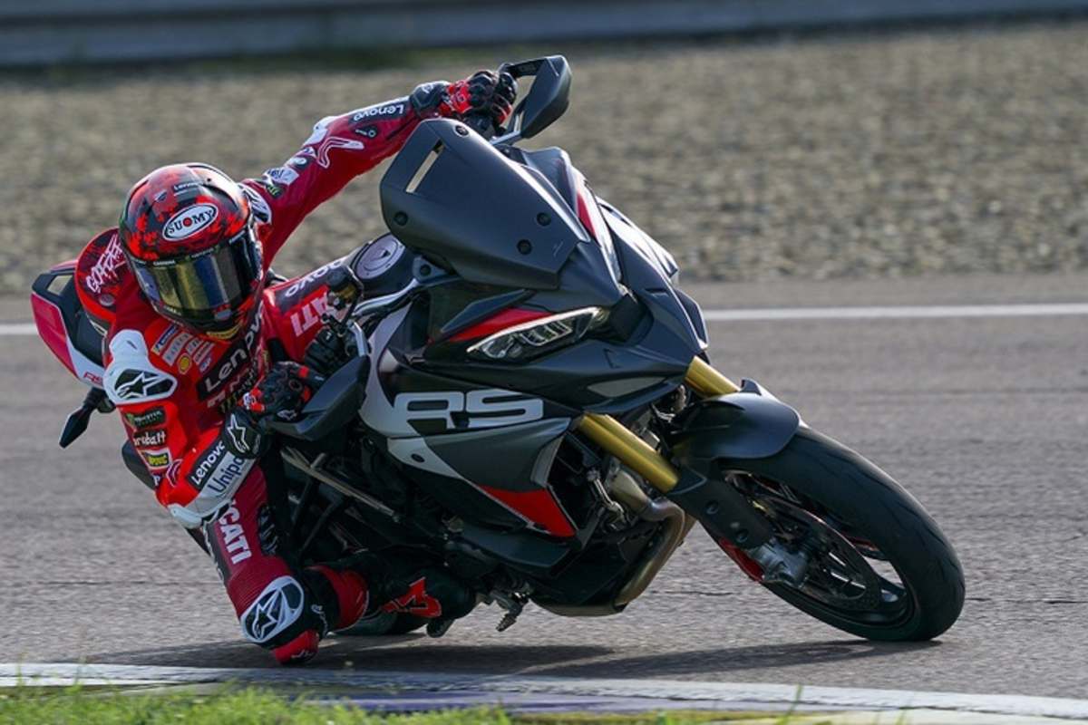 Eiliges Reisetempo: Pecco Bagnaia auf der Ducati Multistrada V4RS