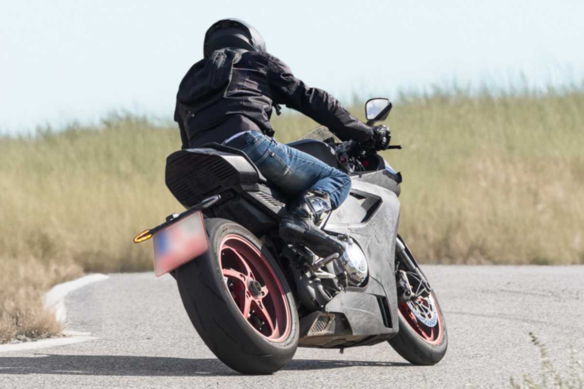 Teilweise abgedeckt: Der komplett neue Rahmen