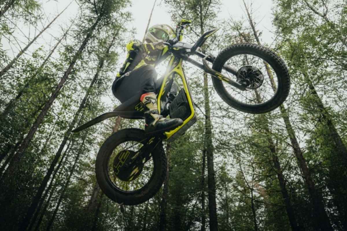 Da hebt man ab, da atmet frei der Geist: Triumph TXP-24, artgerecht bewegt