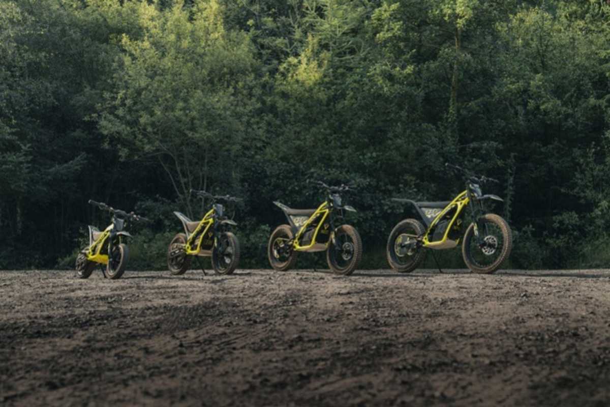 Die gleichen TXP-Modelle, bereit für den Einsatz als Enduros oder Gelände-Wandermaschinen