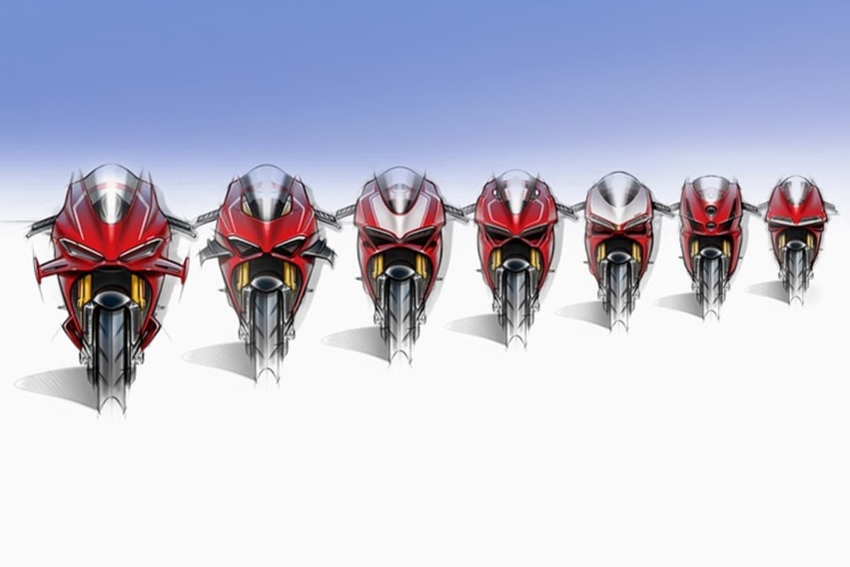 Ahnenreihe: Die aktuelle Panigale V4R (links) ist das siebte Motorrad, das Ducati für die Homologation der Superbike-WM gebaut hat