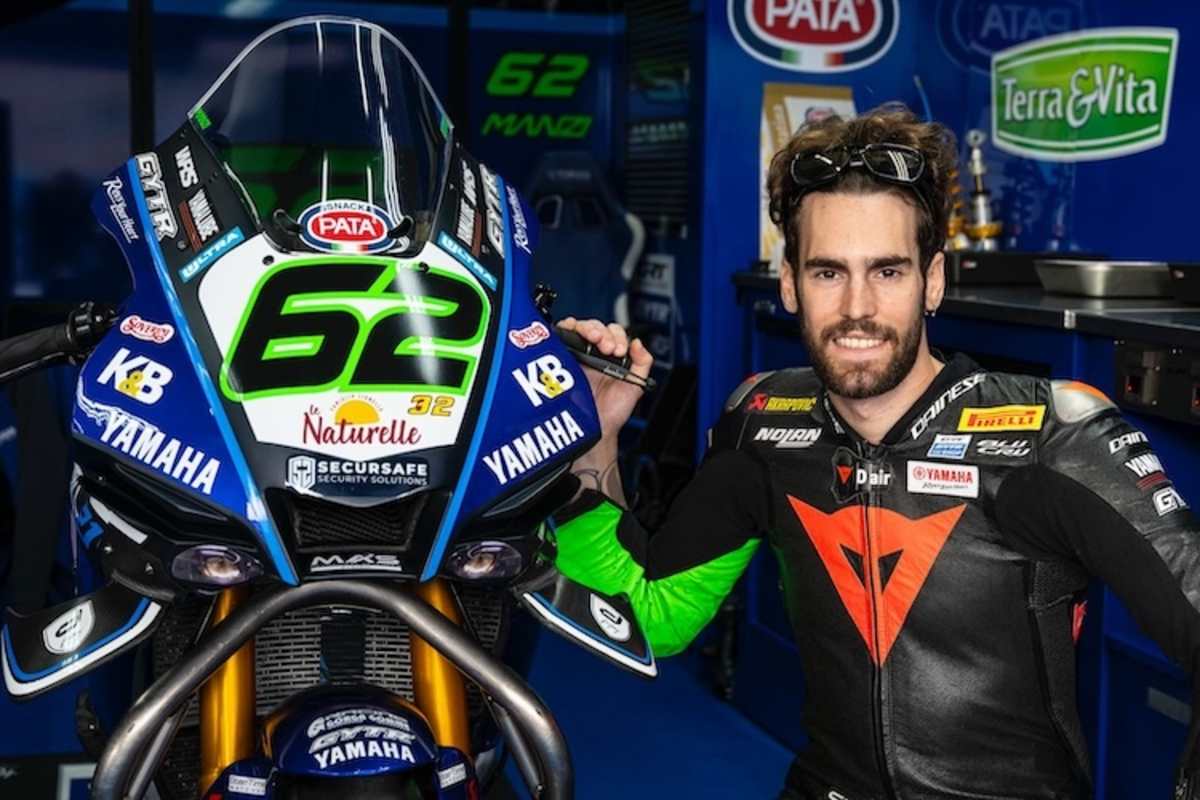 Stefano Manzi mit der Yamaha R1