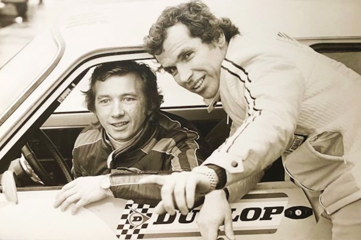Glemser instruiert den jungen R5 Cup-Piloten Harald Grohs 1975 