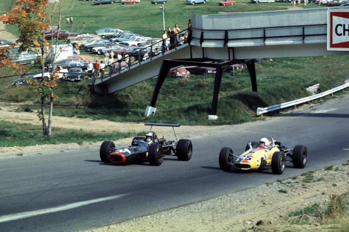 Al Pease (rechts) 1968 in Kanada neben Piers Courage