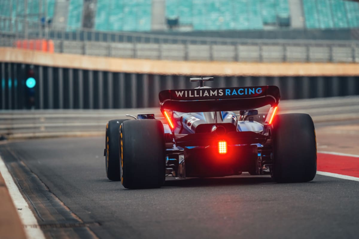 Albon macht sich in Silverstone an die Arbeit