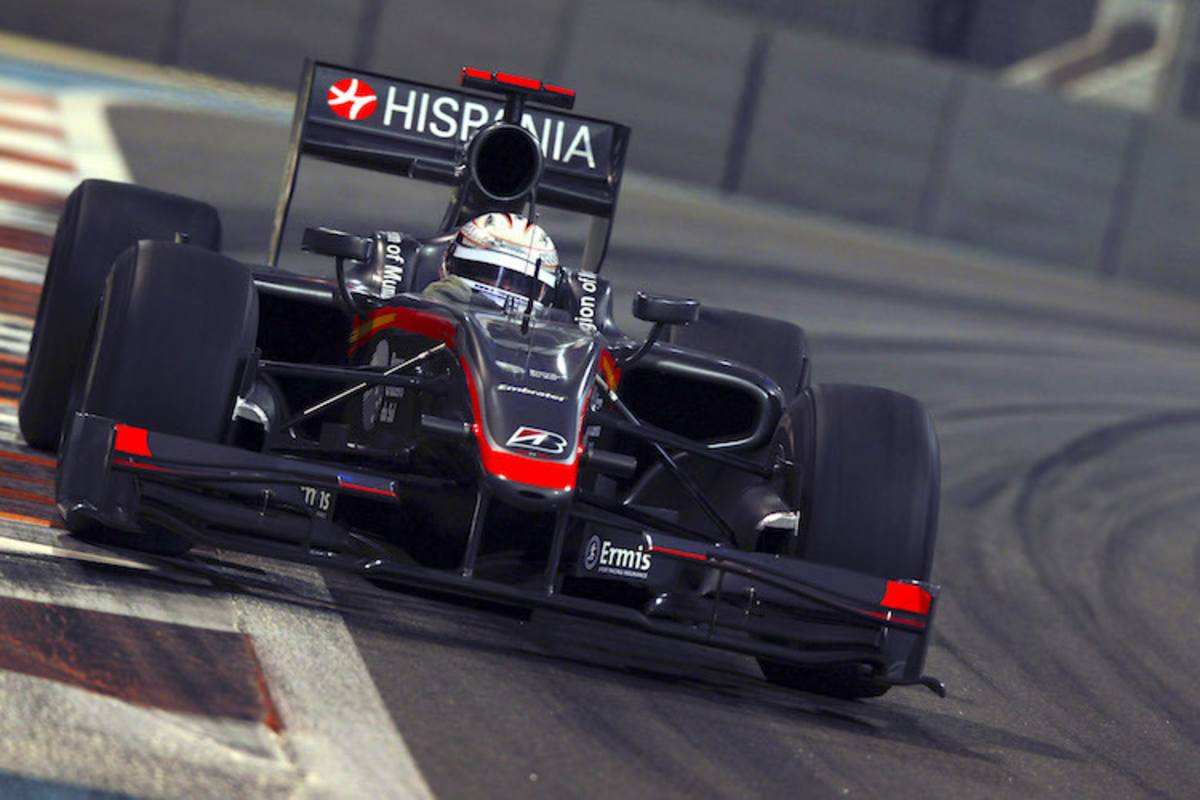 Klien in Abu Dhabi 2010 mit dem HRT-Rennwagen