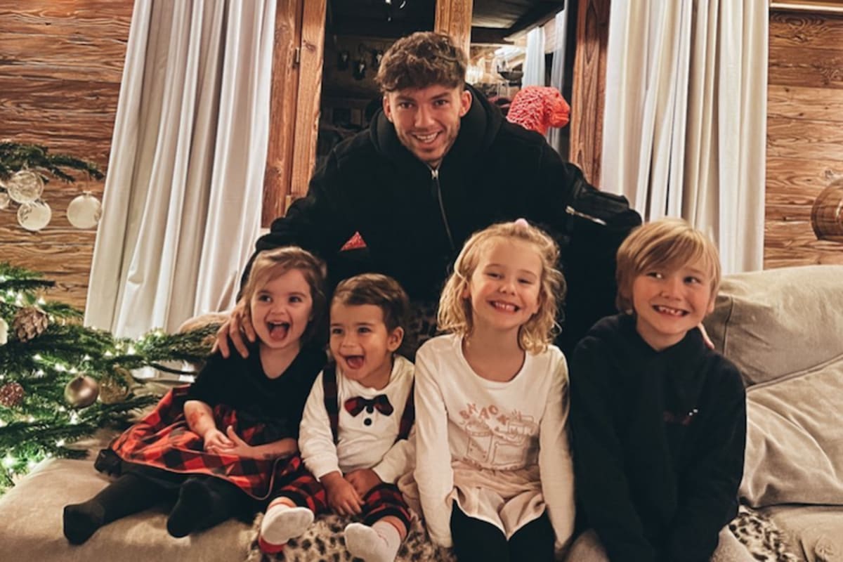 Pierre Gasly und seine Rasselbande