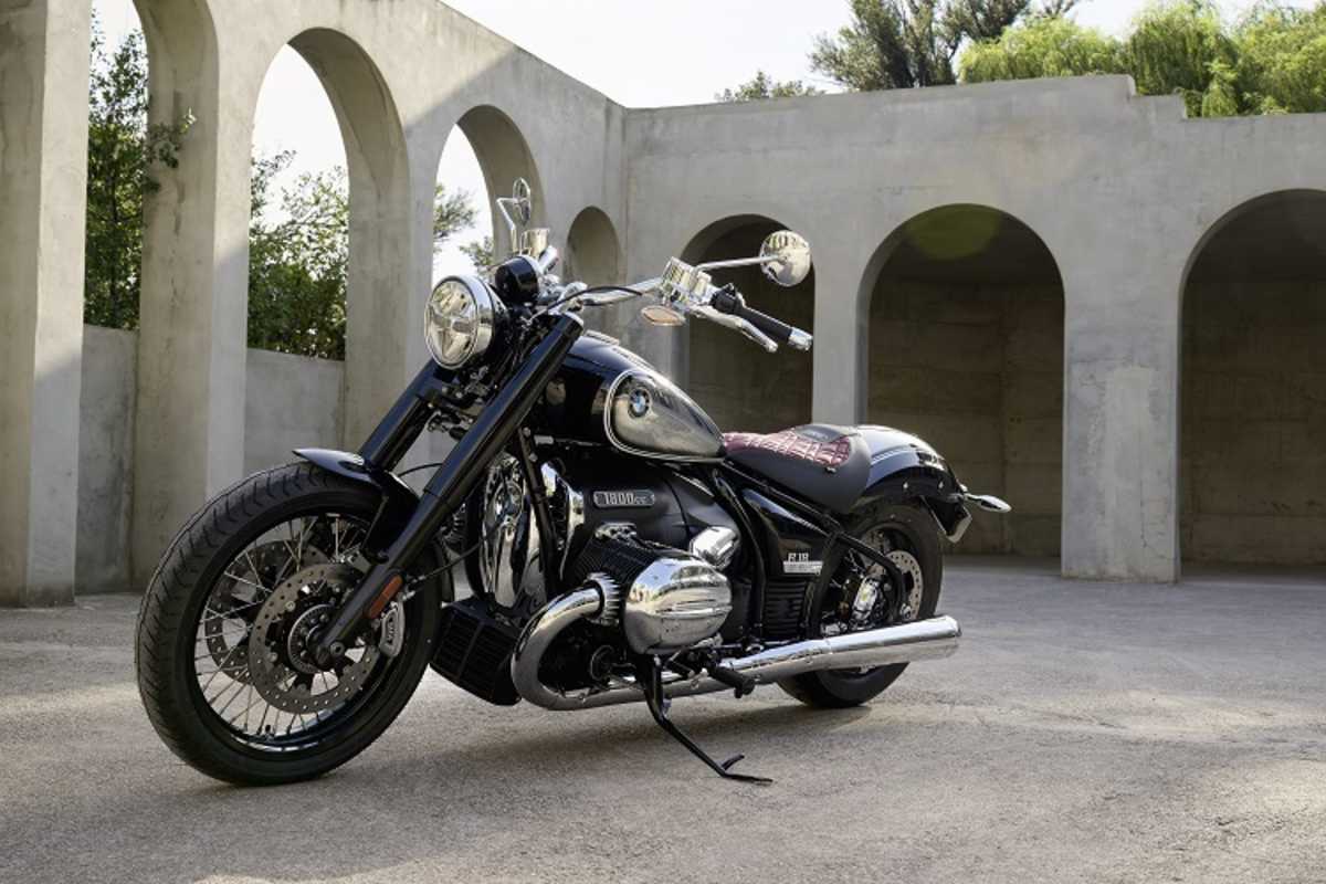 BMW R18 100 Years: Schwarz mit chromglänzenden Akzenten