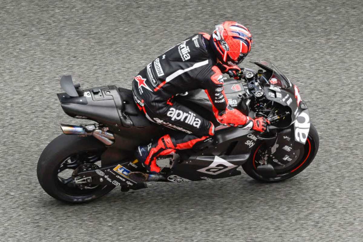 Maverick Viñales mit Heck-Spoiler an seiner RS-GP