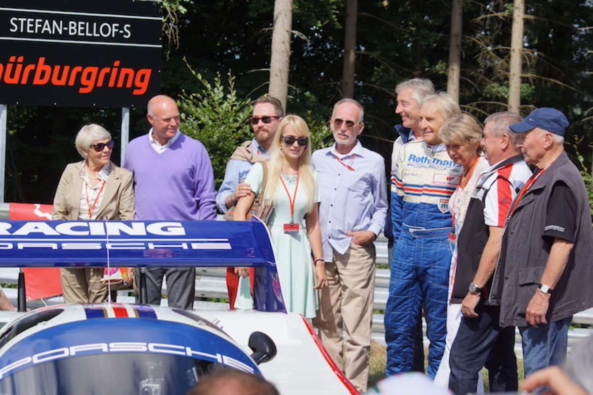 Taufe des neuen Streckenabschnitts Stefan Bellof-S am 10.8.2013 mit Angelika, Stefans Familie, Bell, und Bischof 